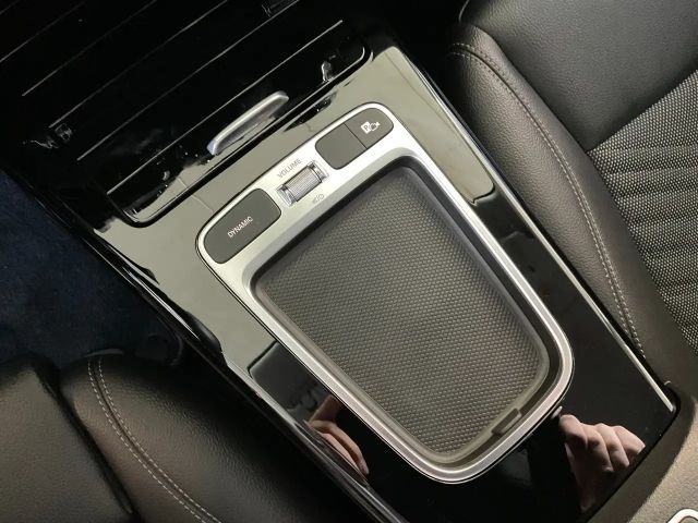 Mercedes-Benz A 180 Hatchback Progressive