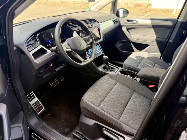 Volkswagen Touran 1.5 TSI Move Sportpaket Navi Digitales Cockpit LED