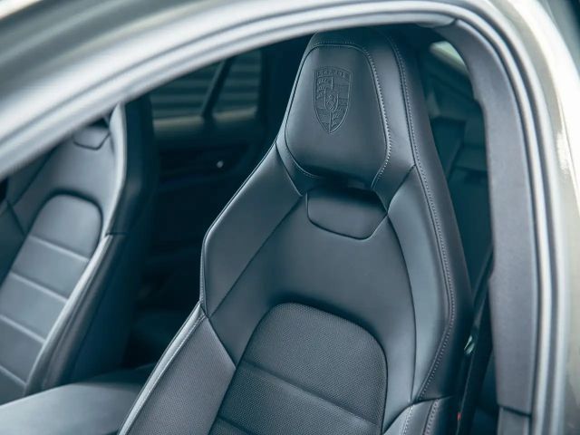 Porsche Panamera 4 E-Hybrid