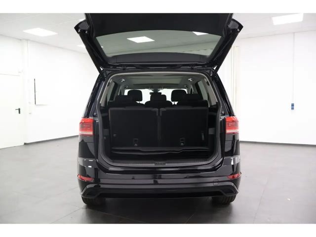 Volkswagen Touran 1.5 TSI DSG R-Line