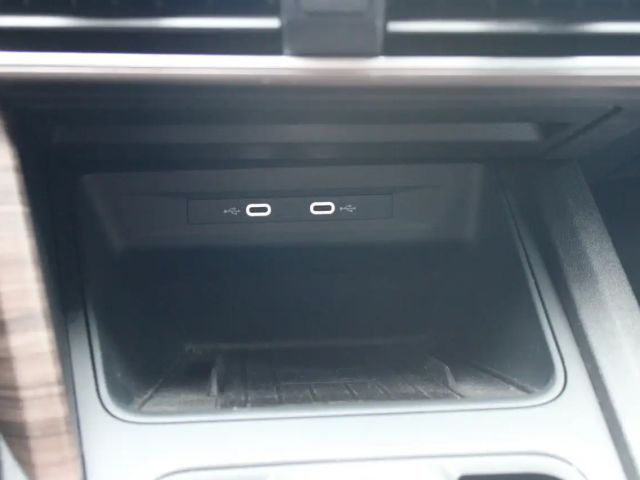 Seat Leon 1.5 eTSI DSG Sportstourer Xcellence