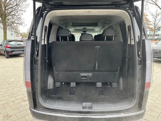 Hyundai Staria Signature