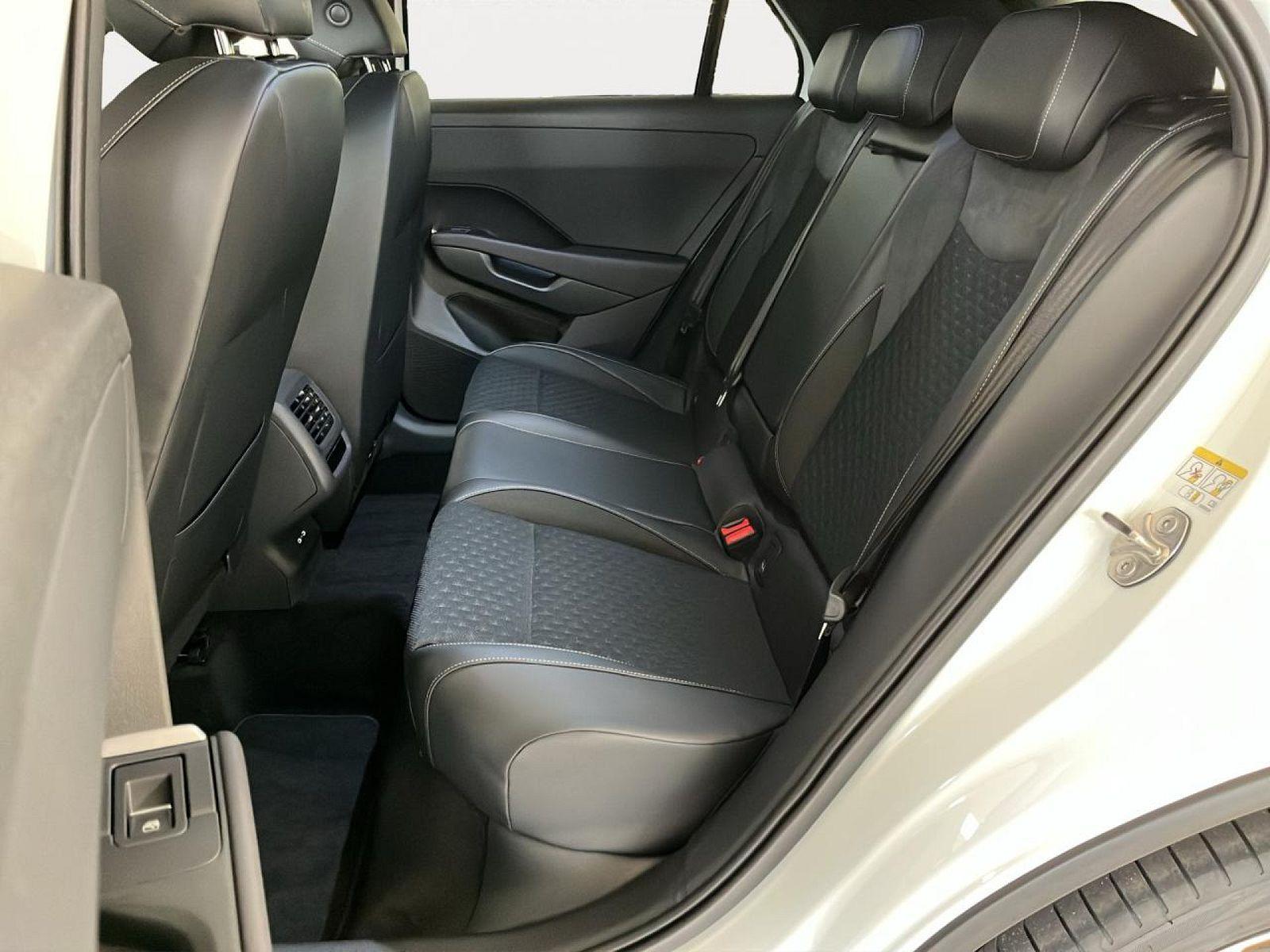 Volkswagen T-Roc DSG R-Line Style