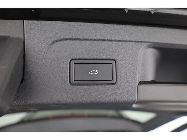 Volkswagen Touran 1.5 TSI R-Line