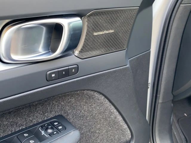 Volvo XC40 Dark Plus