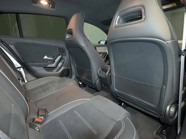 Mercedes-Benz CLA 180 AMG Line Shooting Brake