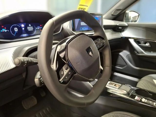 Peugeot 2008 Allure Pack EAT8