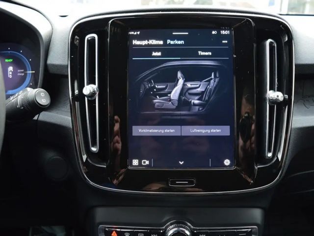 Volvo XC40 AWD Plus Recharge Twin Engine