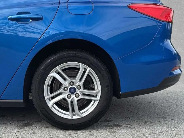 Ford Focus Cool & Connect EcoBoost Wagon