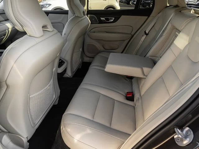 Volvo V60 Cross Country AWD Ultimate