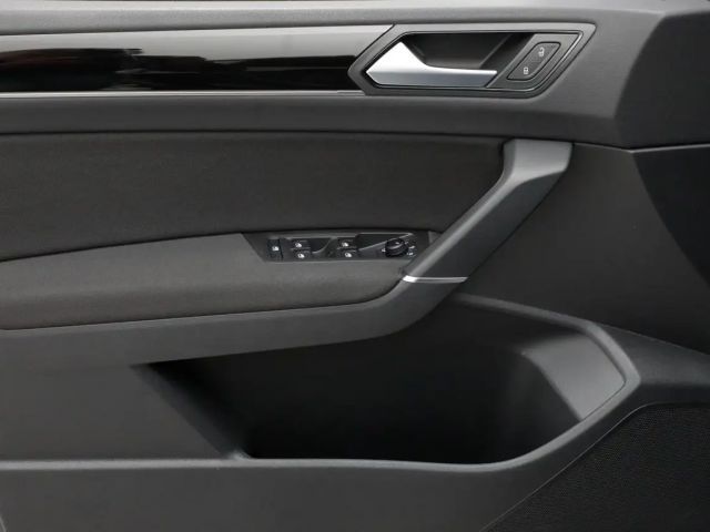 Volkswagen Touran 1.5 TSI DSG R-Line