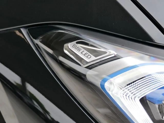 BMW 330 330e M-Sport Sedan