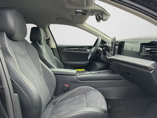 Volkswagen Passat 1.5 eTSI Business DSG Variant