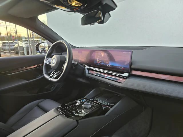 BMW i5 eDrive40