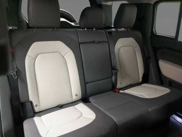 Land Rover Defender 110 D300 Dynamic HSE