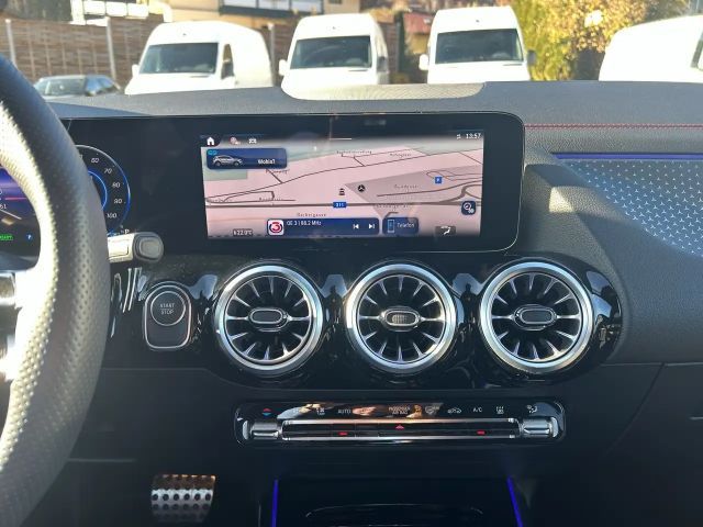 Mercedes-Benz EQA 300 4MATIC AMG Line