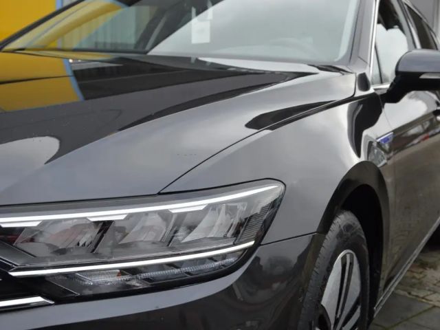 Volkswagen Passat DSG GTE Variant