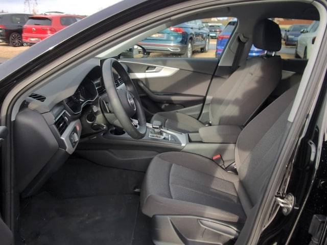 Audi A4 35 TFSI Avant S-Tronic