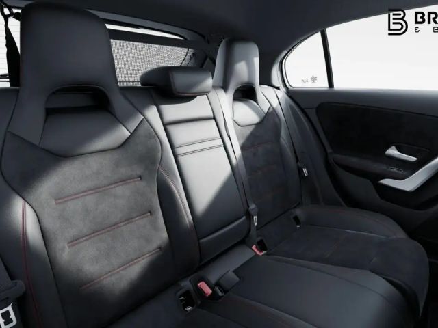 Mercedes-Benz A 220 4MATIC AMG Line