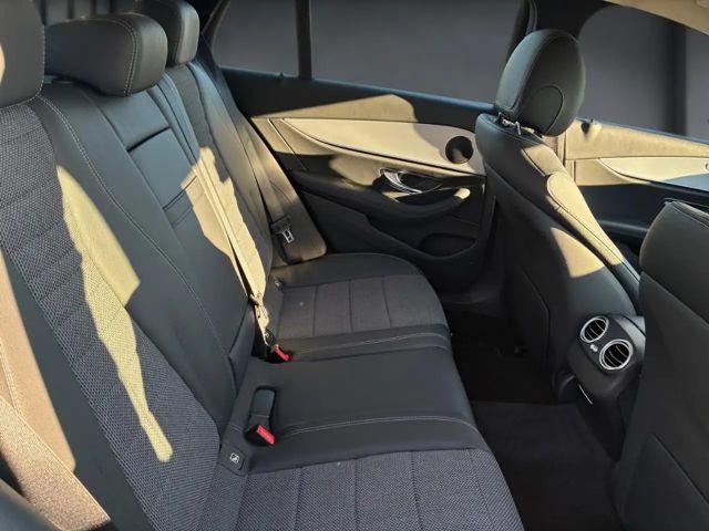 Mercedes-Benz E 220 AVANTGARDE E 220 d Estate