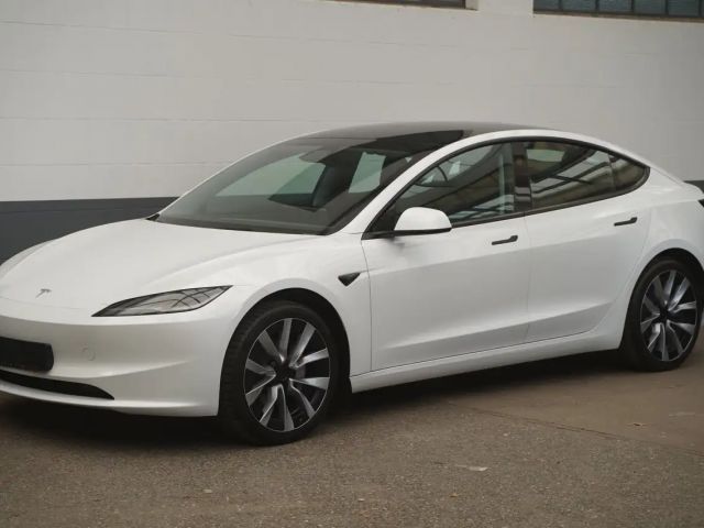 Tesla Model 3 Standard Range