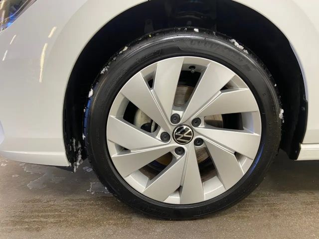 Volkswagen Golf Life Variant