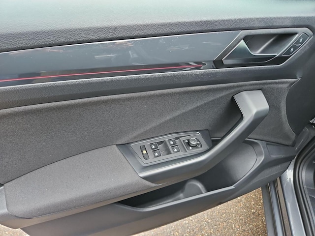 Volkswagen T-Roc Sport