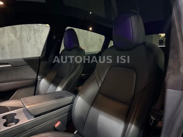 Tesla Model Y AWD Dual Motor Performance