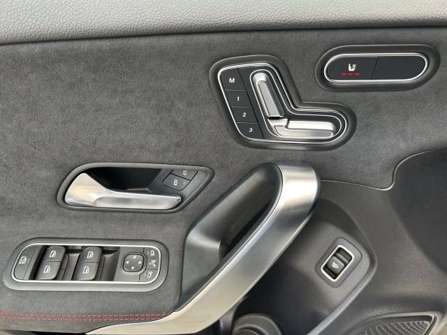 Mercedes-Benz A 200 AMG Line