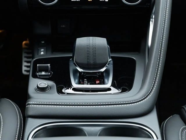 Jaguar E-Pace AWD D200 R-Dynamic