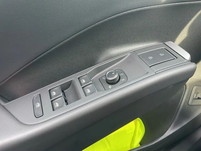 Volkswagen T-Roc 1.5 eTSI DSG R-Line