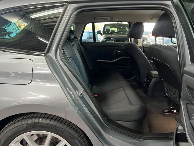 BMW 320 320d Touring xDrive