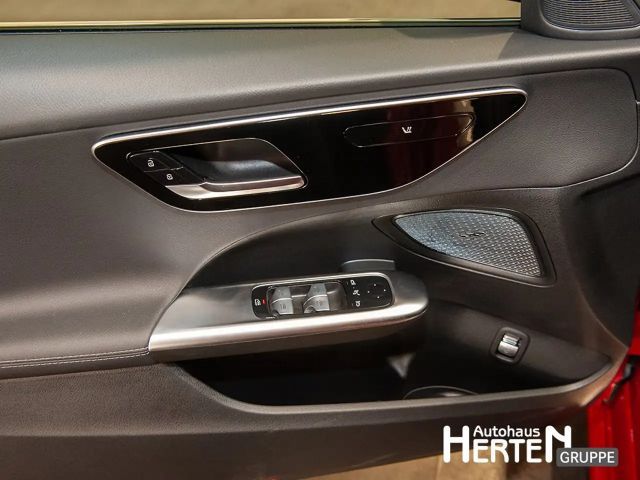 Mercedes-Benz C 180 AVANTGARDE Sedan