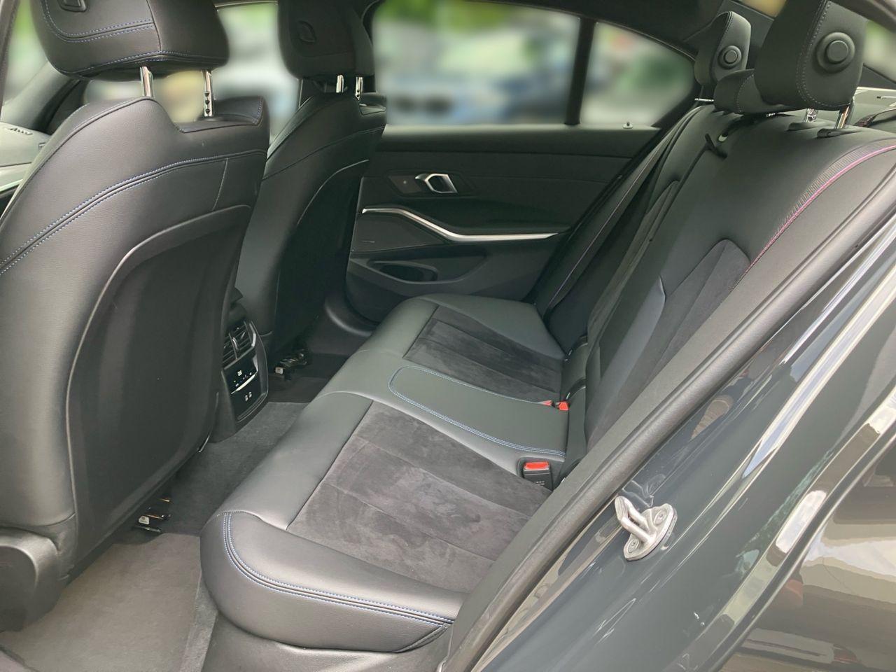 BMW 330 330i Sedan xDrive