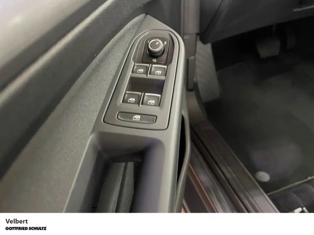 Volkswagen Golf 2.0 TSI DSG Golf VIII Style