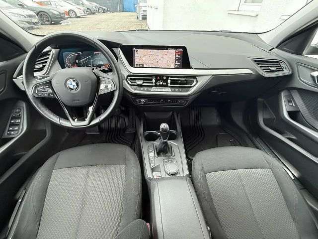BMW 118 118i Sedan