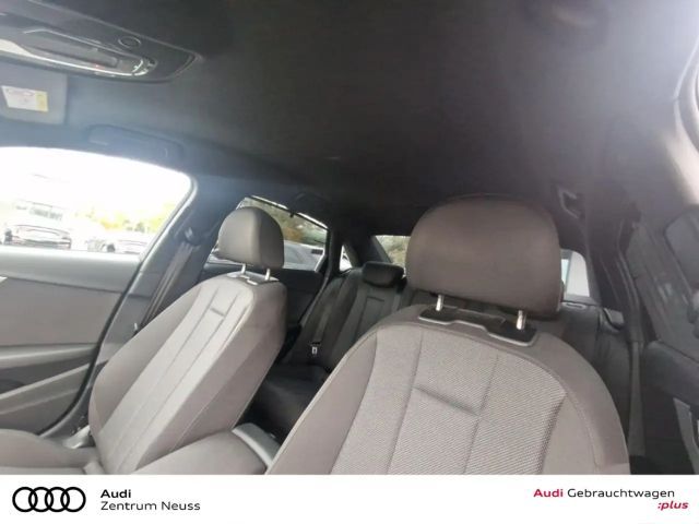 Audi A4 40 TFSI S-Line Sedan