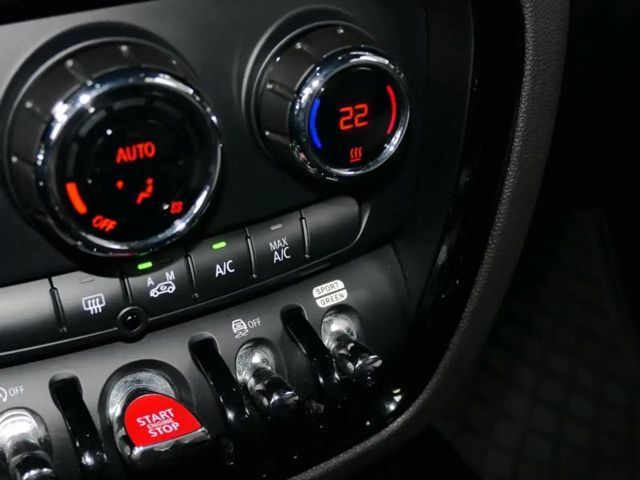 MINI Cooper Clubman .