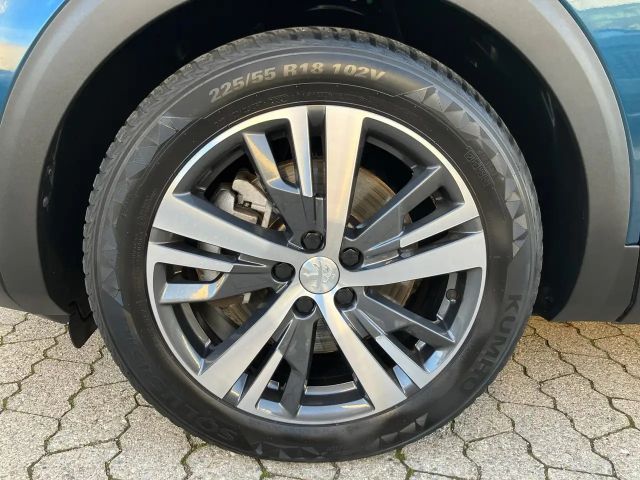 Peugeot 3008 PHEV 225 Road Trip AHK+Navi+Kamera+SHZ