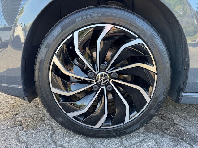 Volkswagen Golf 1.5 eTSI Golf VIII Style