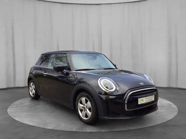 MINI Cooper Automatik 3t. Essential Trim