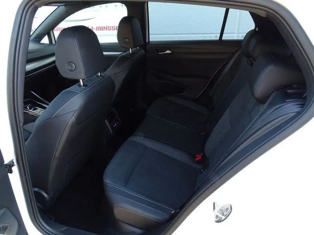 Volkswagen Golf 1.5 eTSI DSG