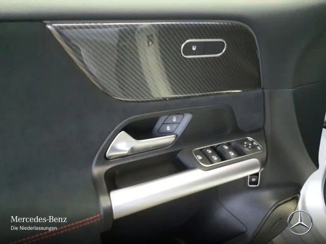 Mercedes-Benz B 200 AMG Line Sedan