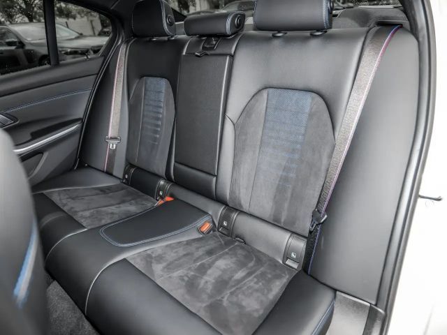 BMW 330 330i M-Sport Sedan xDrive