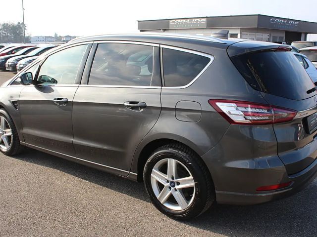 Ford S-Max Titanium