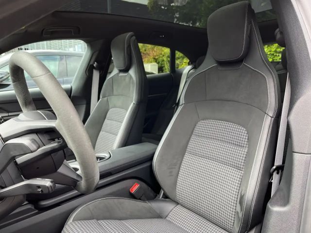 Porsche Taycan 4 Cross Turismo