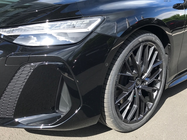 Audi A6 Avant Quattro S-Tronic