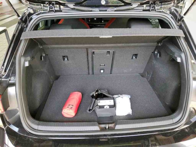 Volkswagen Golf Sonderleasing DCC Standh Harman Estoril Rear View ACC Standh. AUT