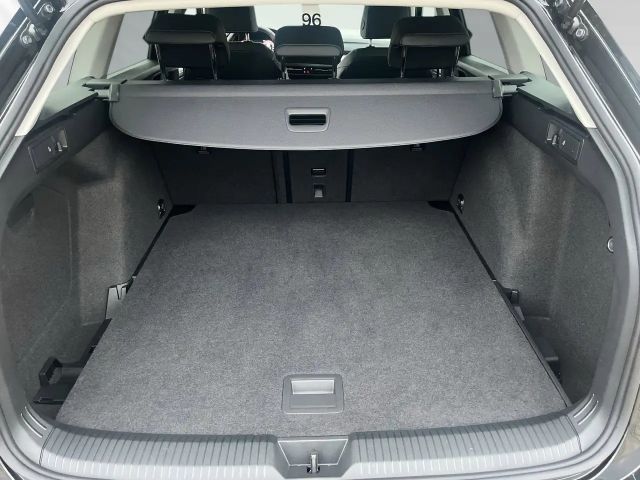 Volkswagen Golf 1.5 eTSI DSG Golf VIII Variant