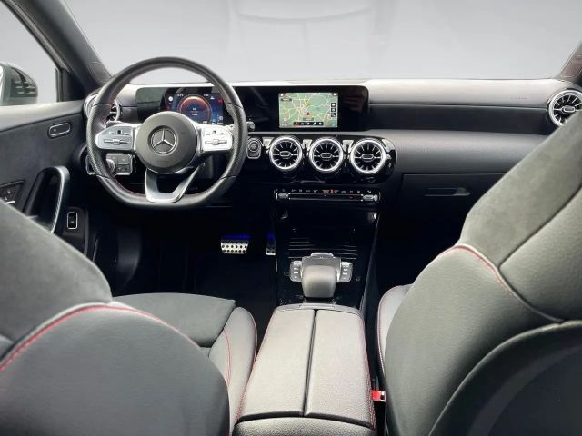 Mercedes-Benz A 250 A 250 e AMG Line